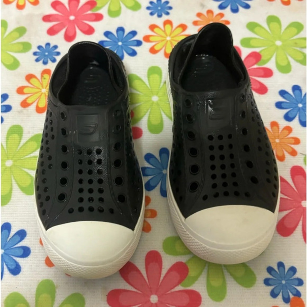 Skechers Kids Black White Low Top Round Toe Casual Slip On Shoes Size US 12